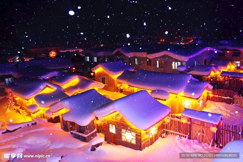 雪夜中的温馨灯火村落