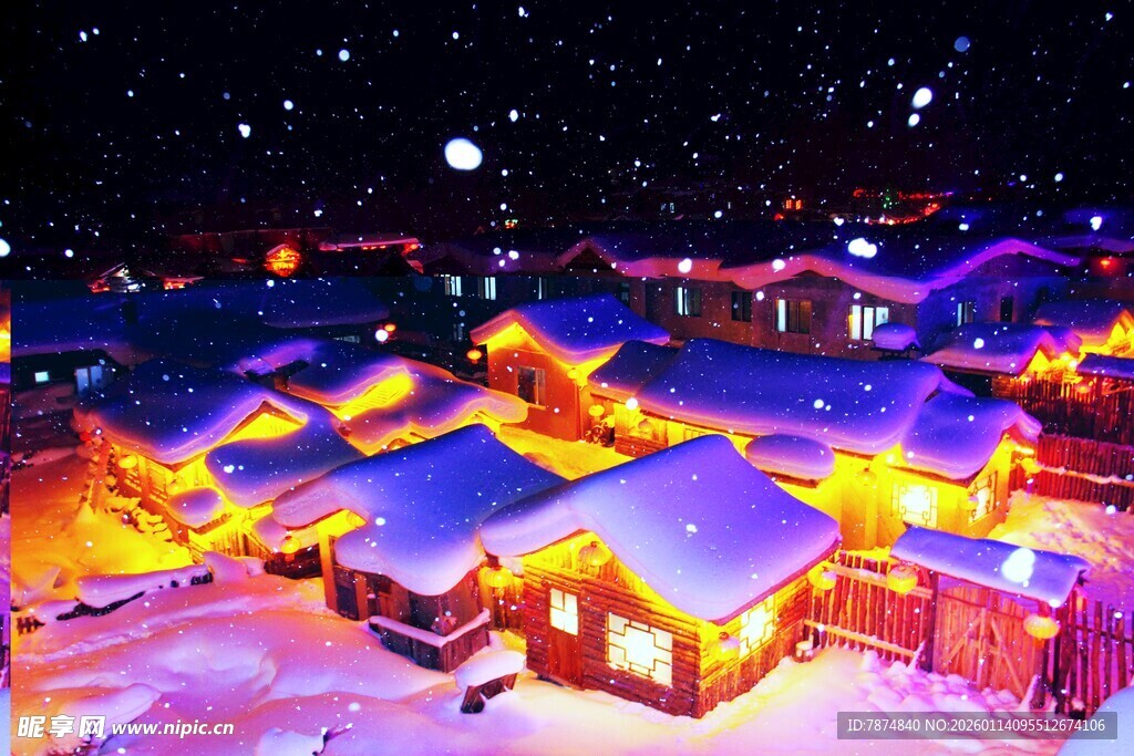 雪夜中的温馨灯火小村庄