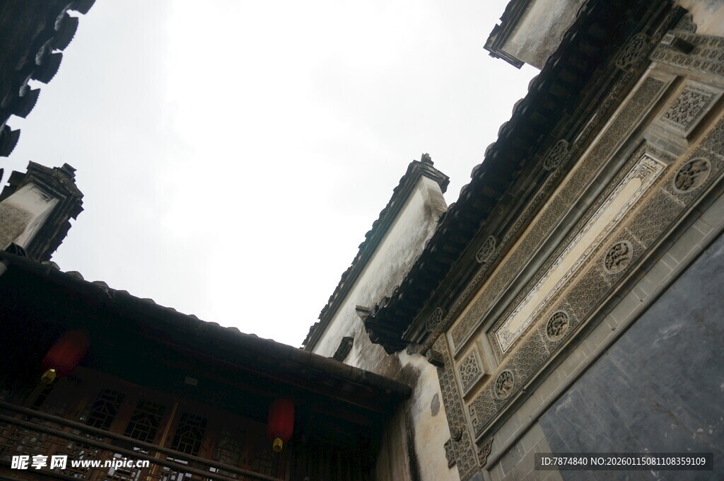 中式古建筑屋檐一角