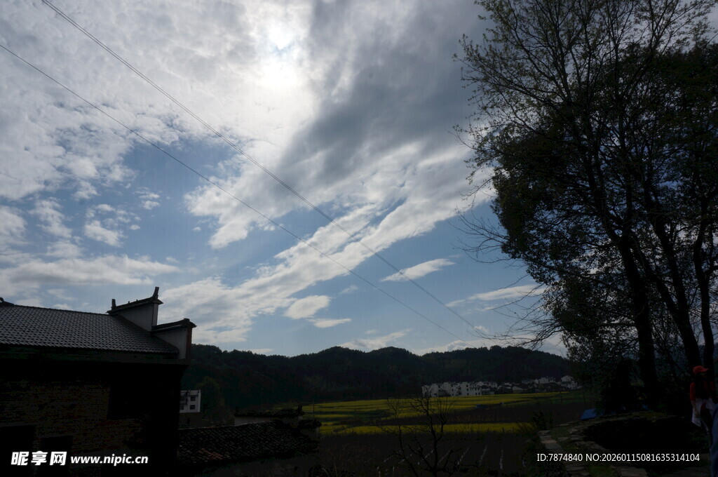 乡村田园蓝天白云美景