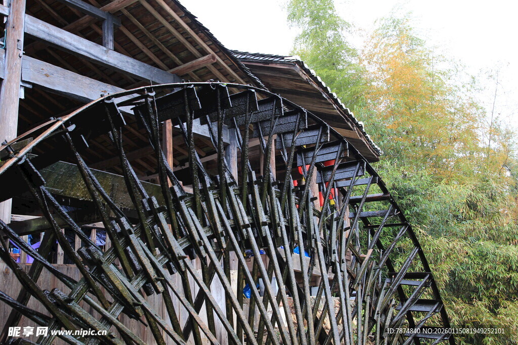 古老水车展现传统水利智慧