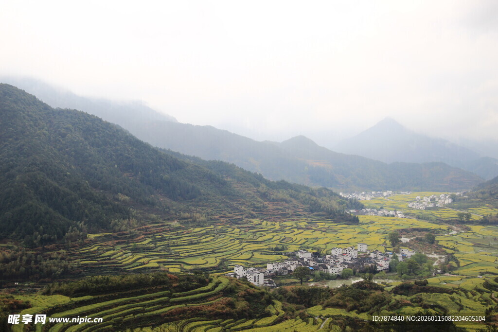 山间梯田村落美景
