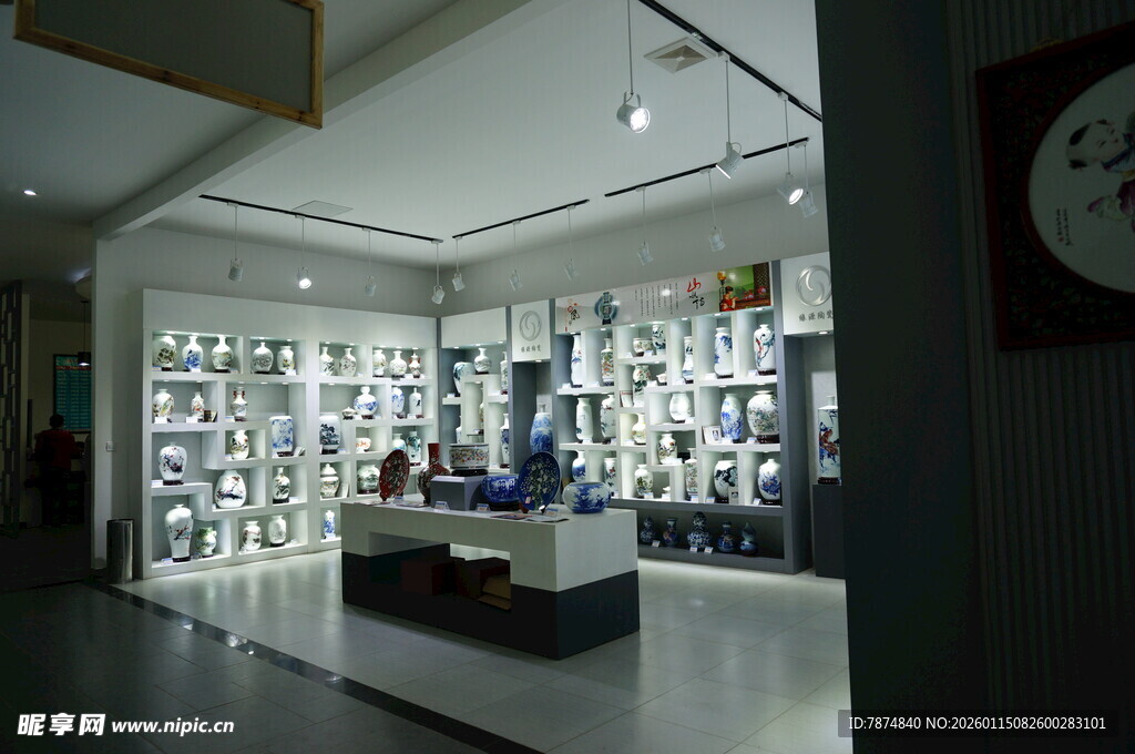 时尚鞋类店铺内部陈列