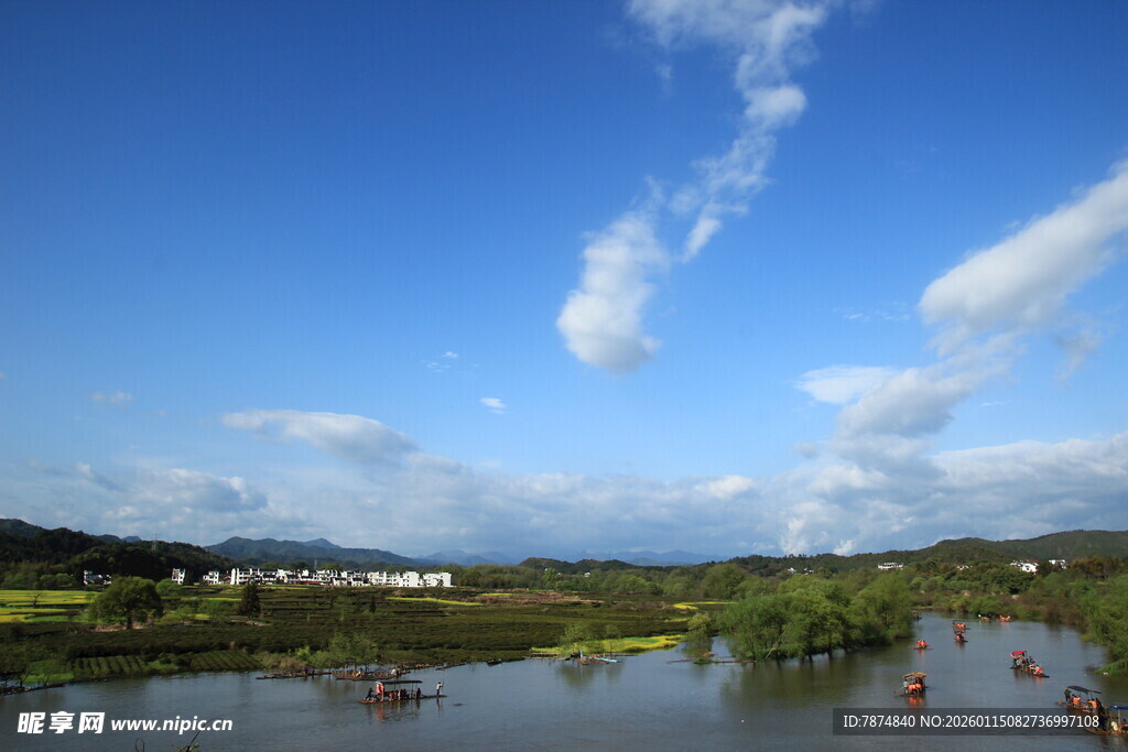 湖畔风光 蓝天白云青山绿水