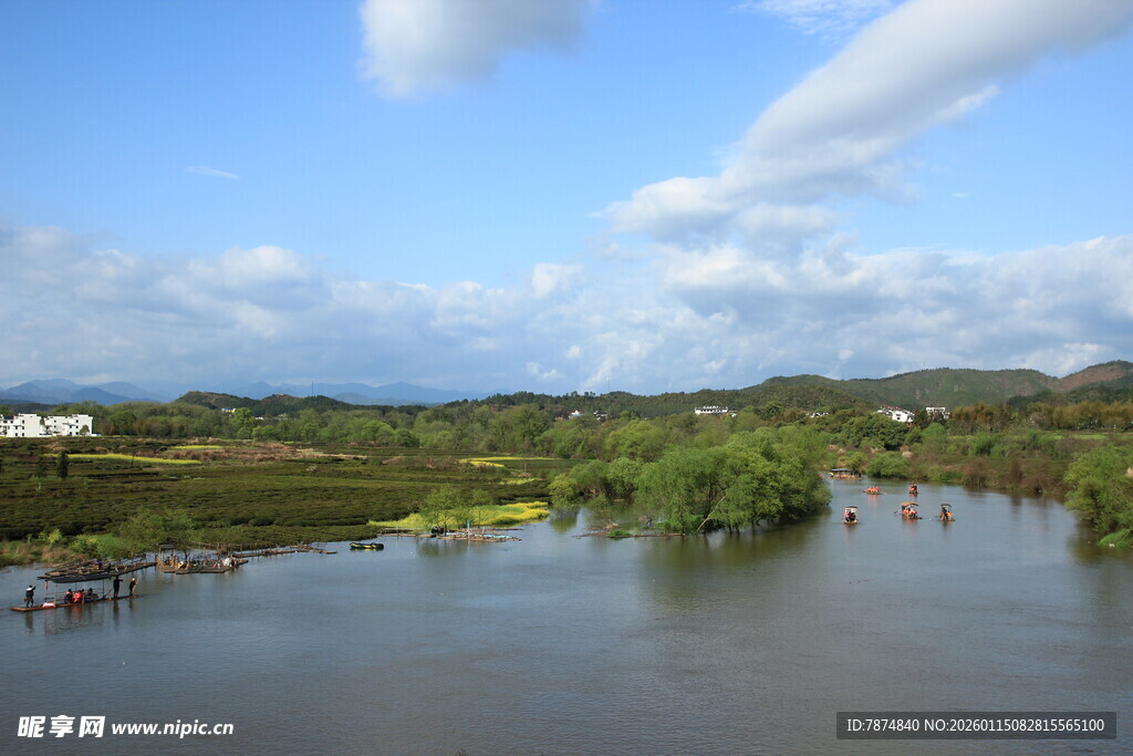 湖畔风光 绿意盎然的景致