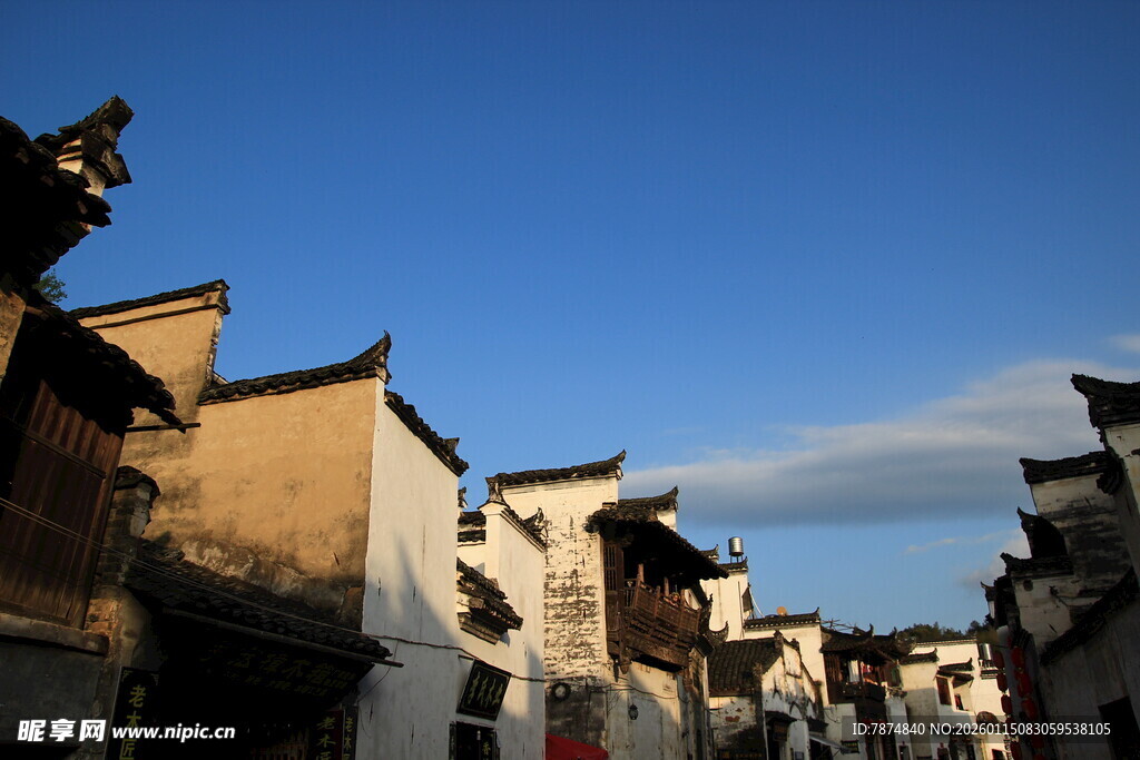 徽派古民居 蓝天映衬之美