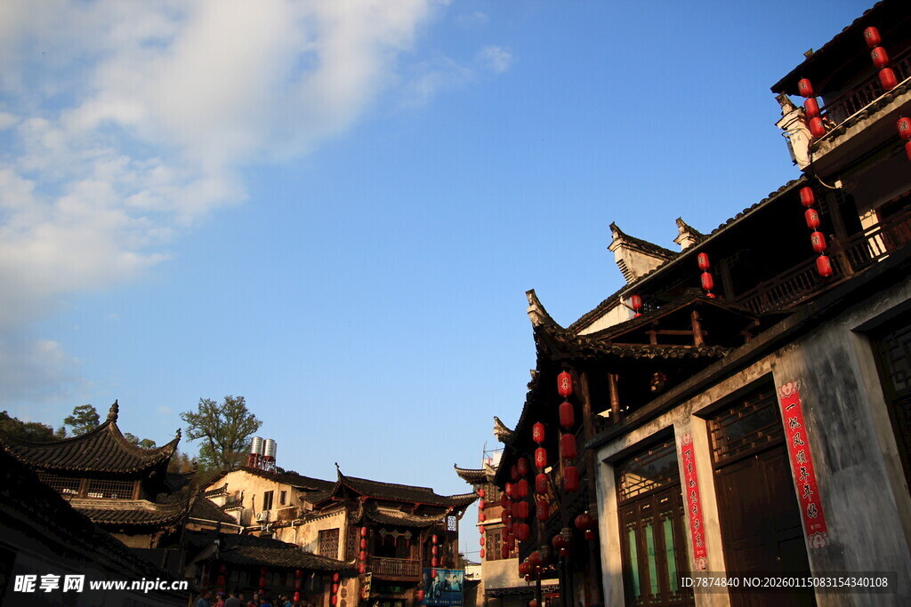 古建风貌 蓝天白云下的景致