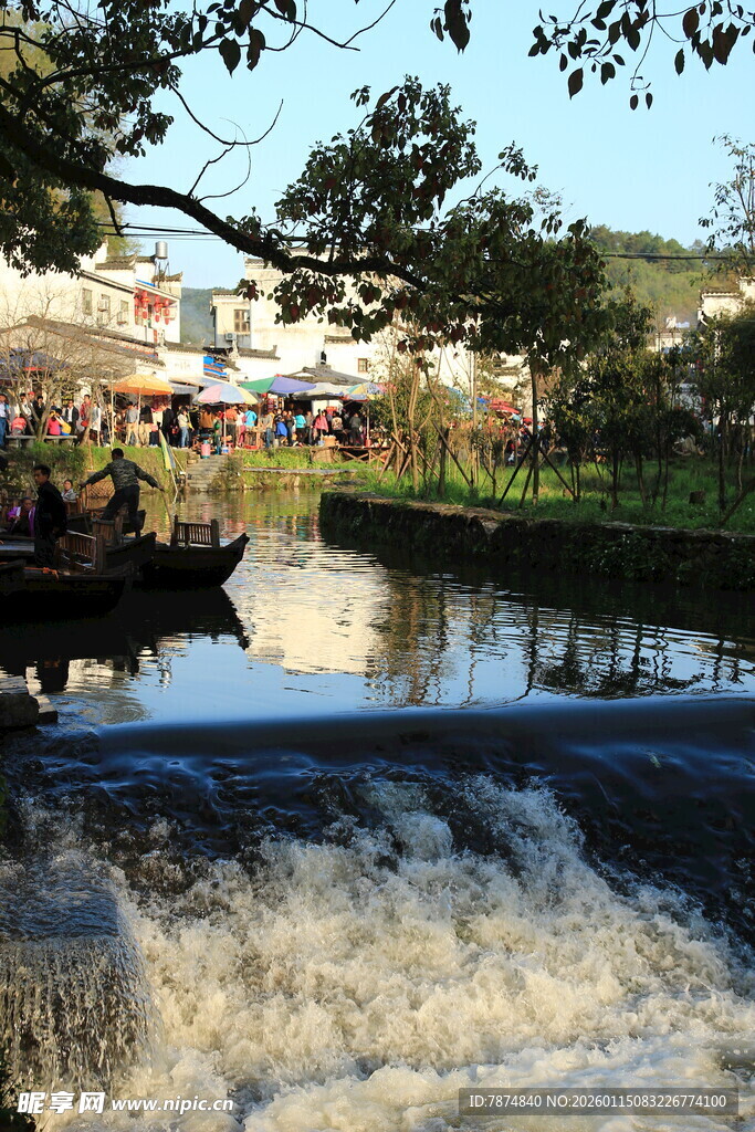 乡村溪流小瀑布美景