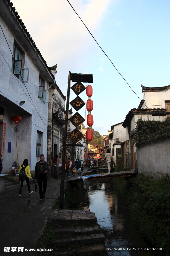 江南水乡古巷 灯笼摇曳