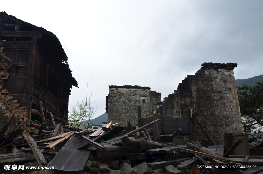 地震后的残垣断壁