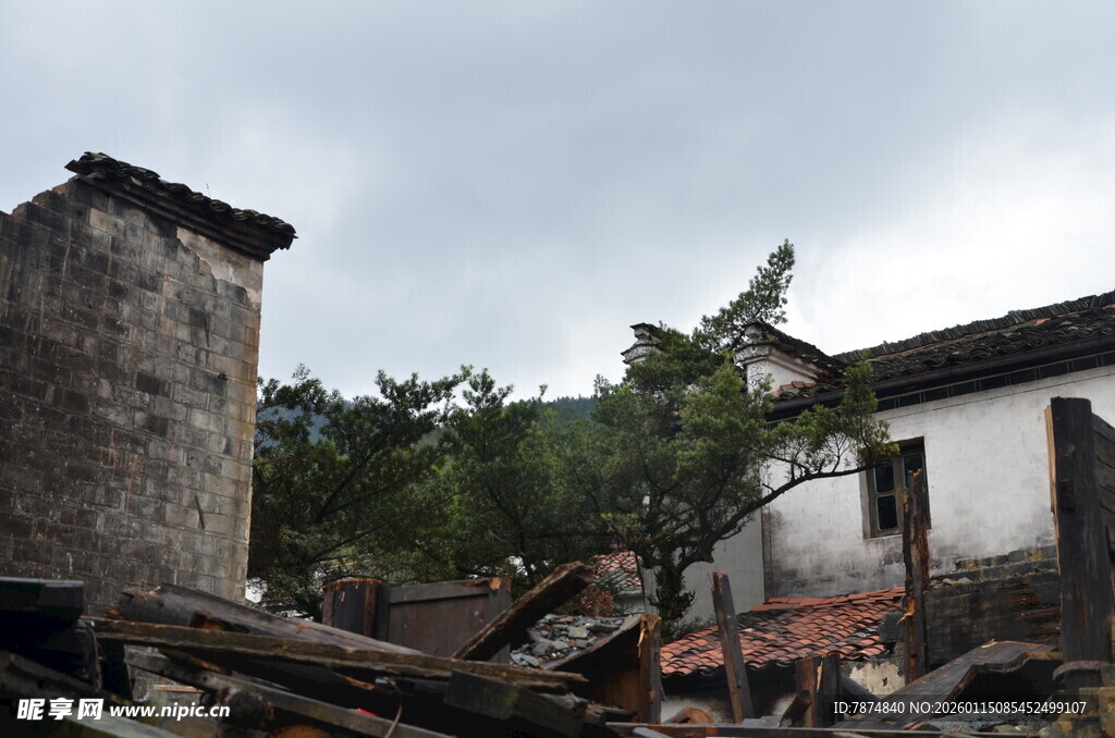 房屋遭破坏场景