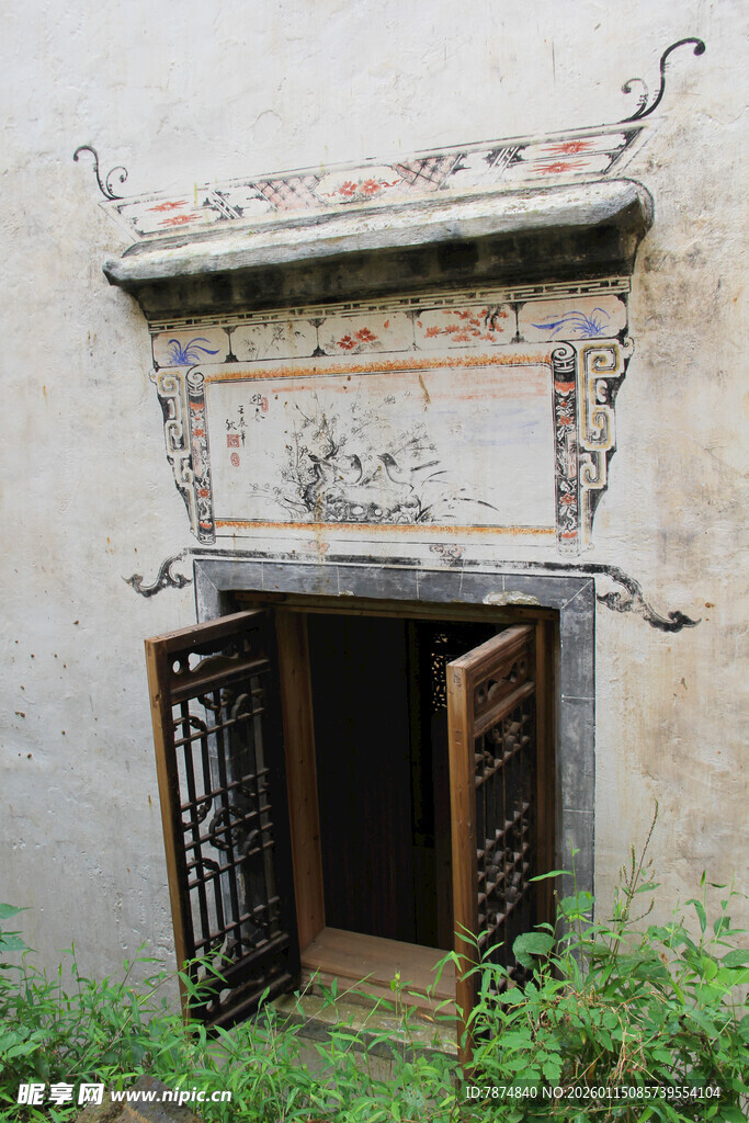 古旧中式门庭 尽显岁月韵味