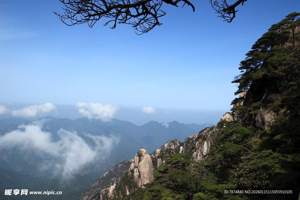 黄山奇峰云海壮丽景观