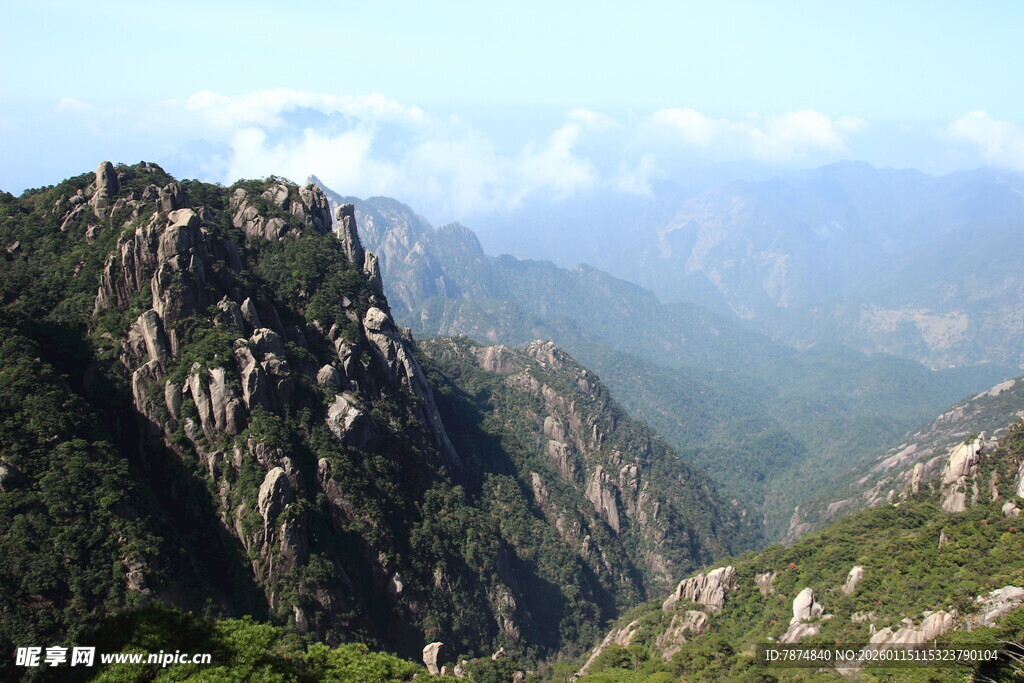 巍峨壮丽的高山景观
