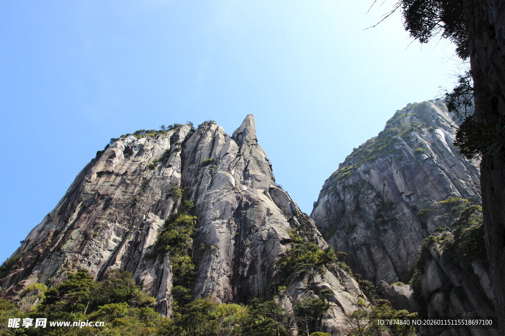 巍峨壮丽的高山景观