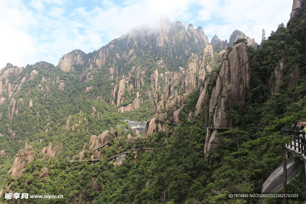 壮丽黄山奇峰景观