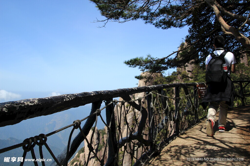 海边栈道漫步景