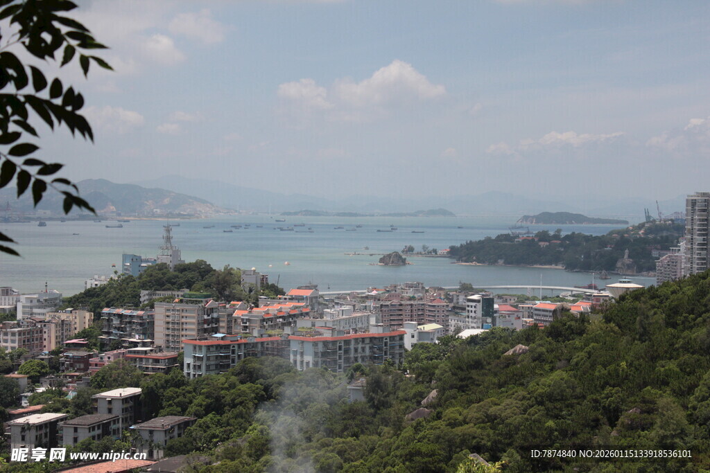 海滨山城美景