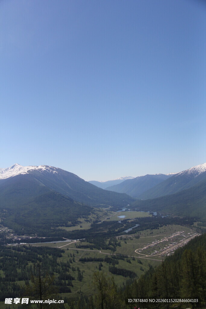 山间美景 远观秀丽山川
