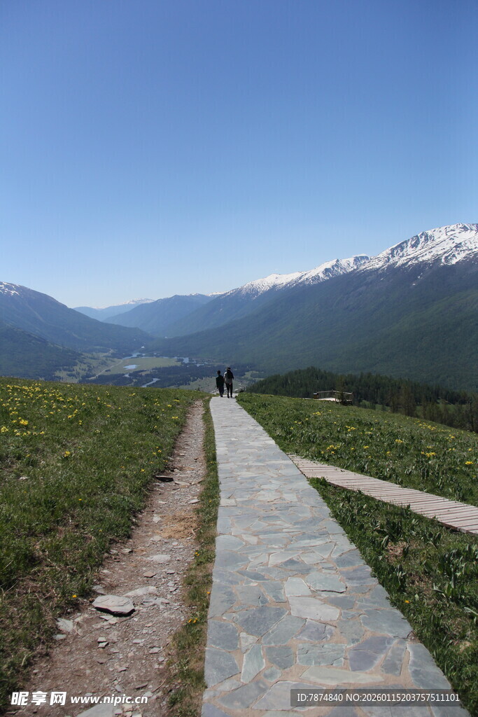 山间步道 通往远方美景