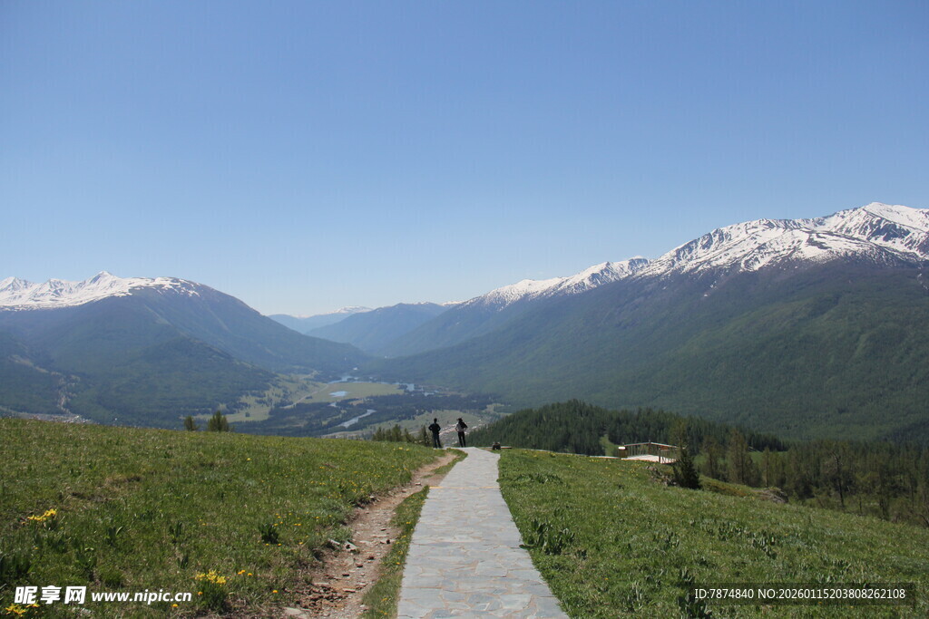 山间小径 邂逅自然美景