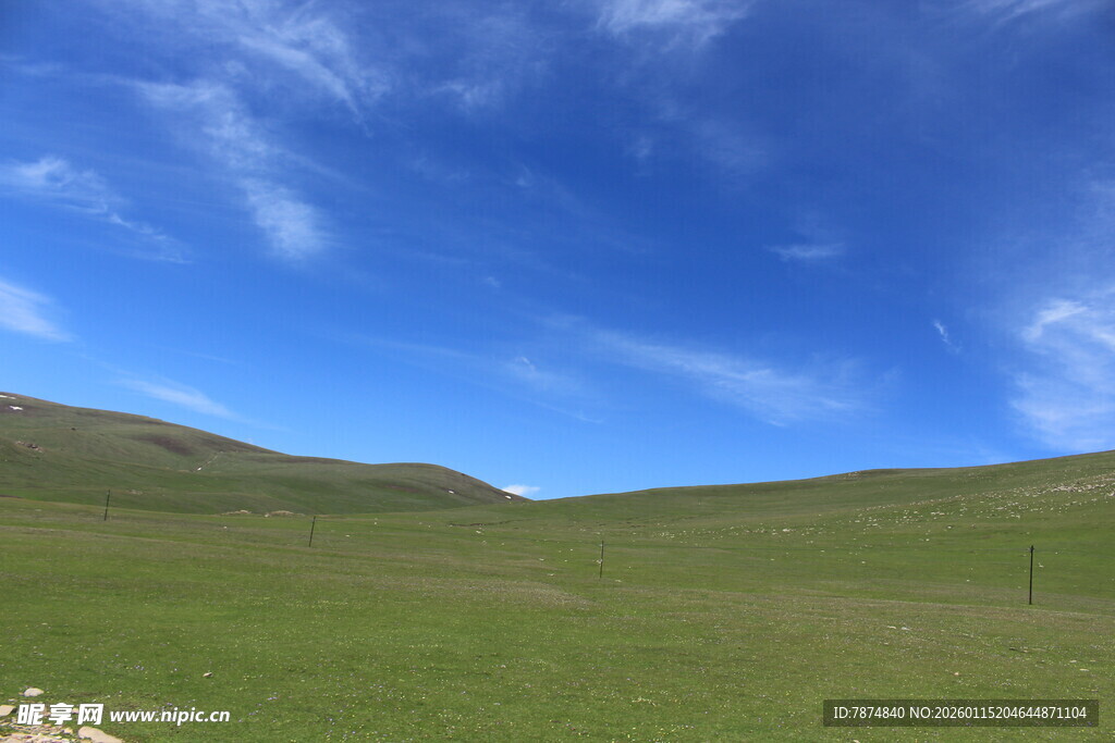 草原蓝天美景