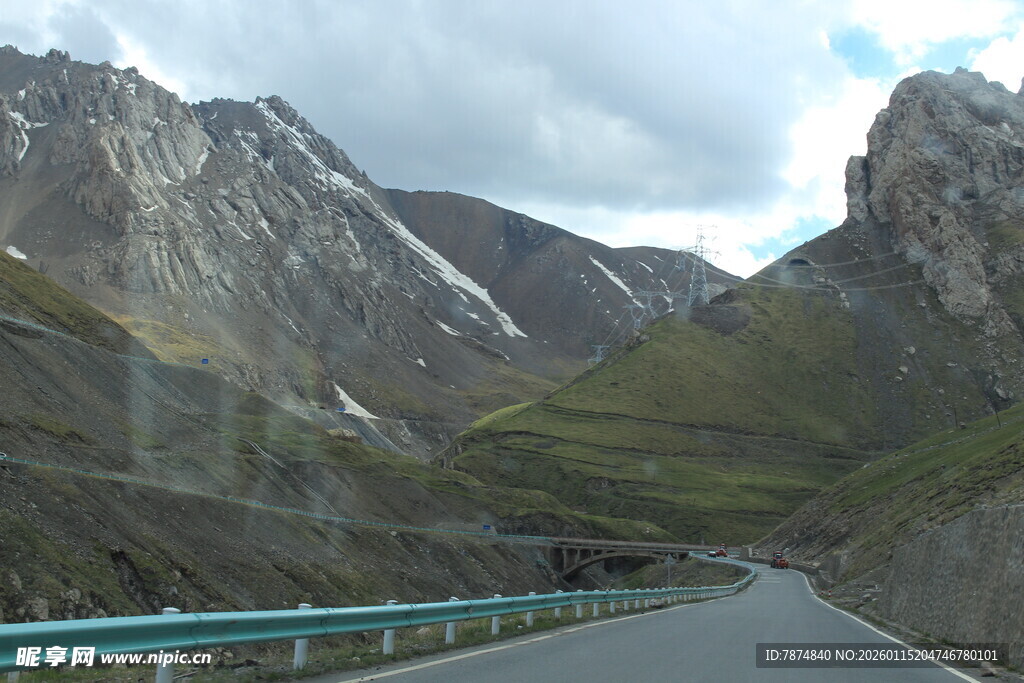 山间公路美景