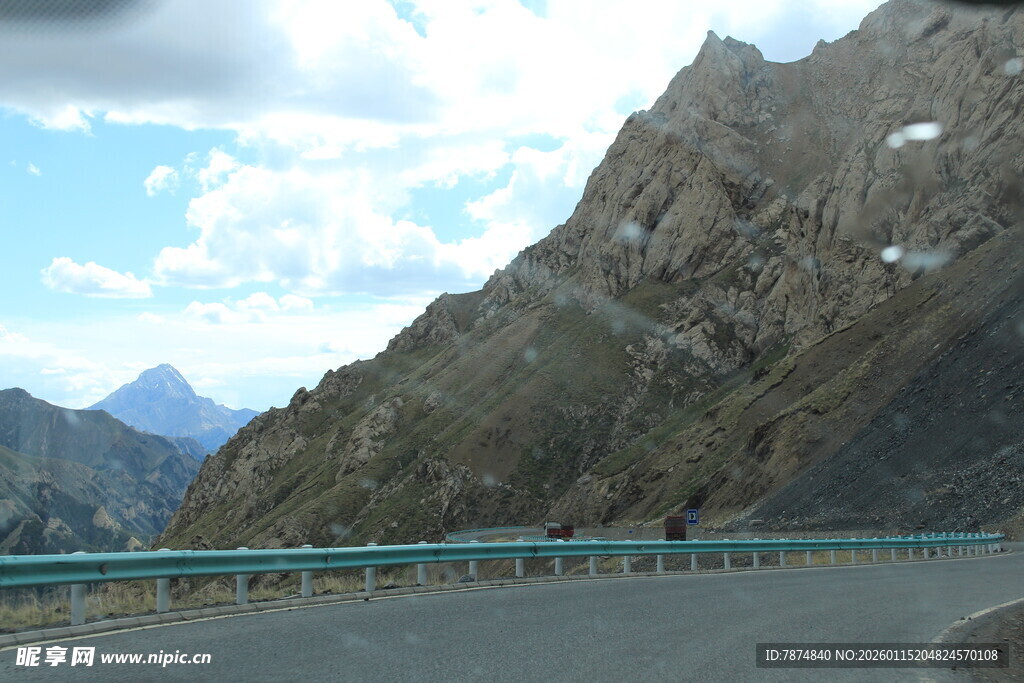 山间公路美景