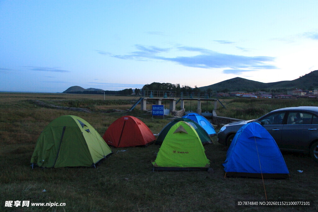 草原露营场景