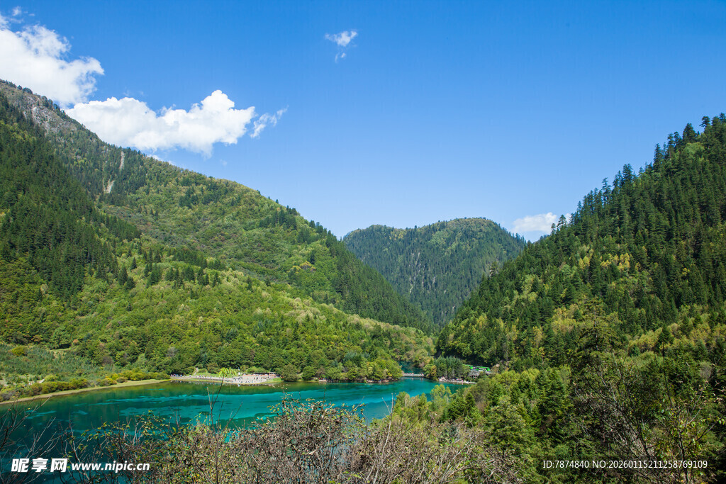 美丽的山水湖泊自然景观