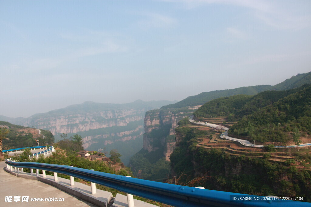 山间公路美景