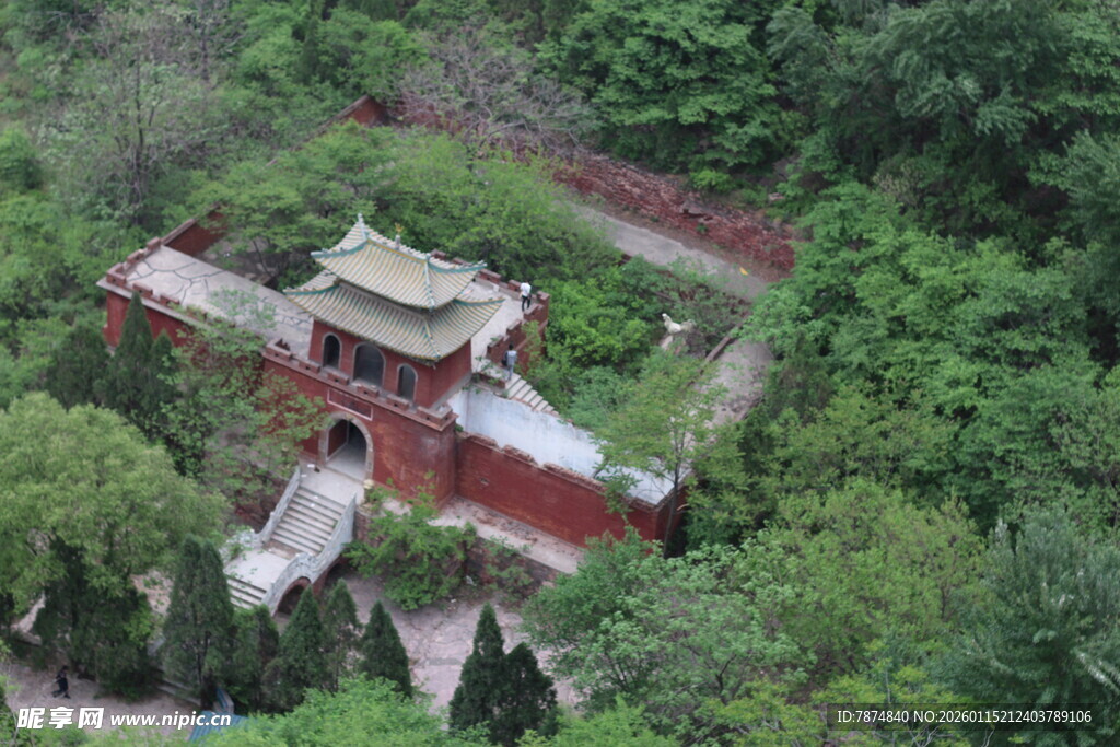 山林中的古建筑景观