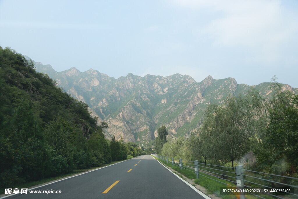 山间公路美景