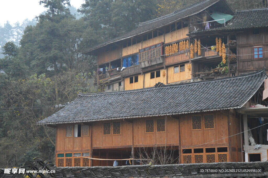 苗寨木质民居建筑群