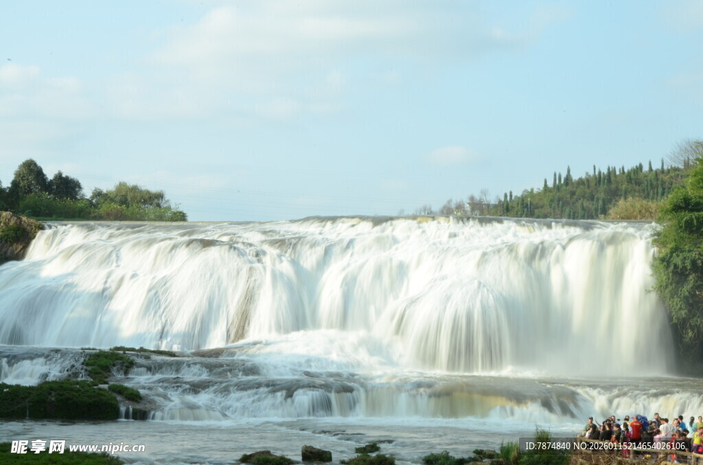 壮观瀑布景观