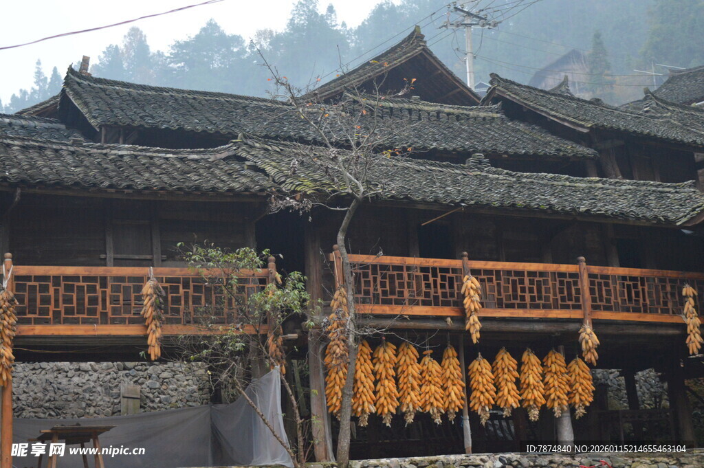 湘西苗族传统吊脚楼景观