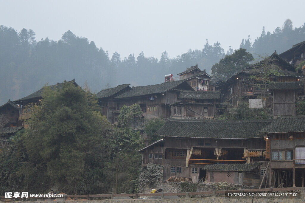 山间古朴村落风景