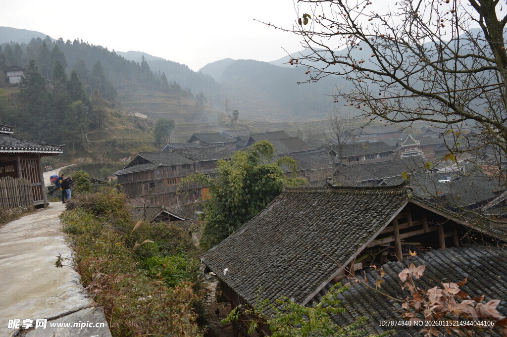 山间村落 古朴宁静之景