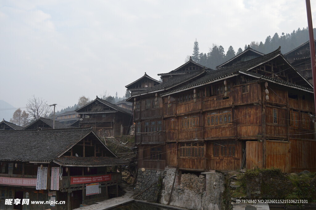 古朴苗族村落建筑景观
