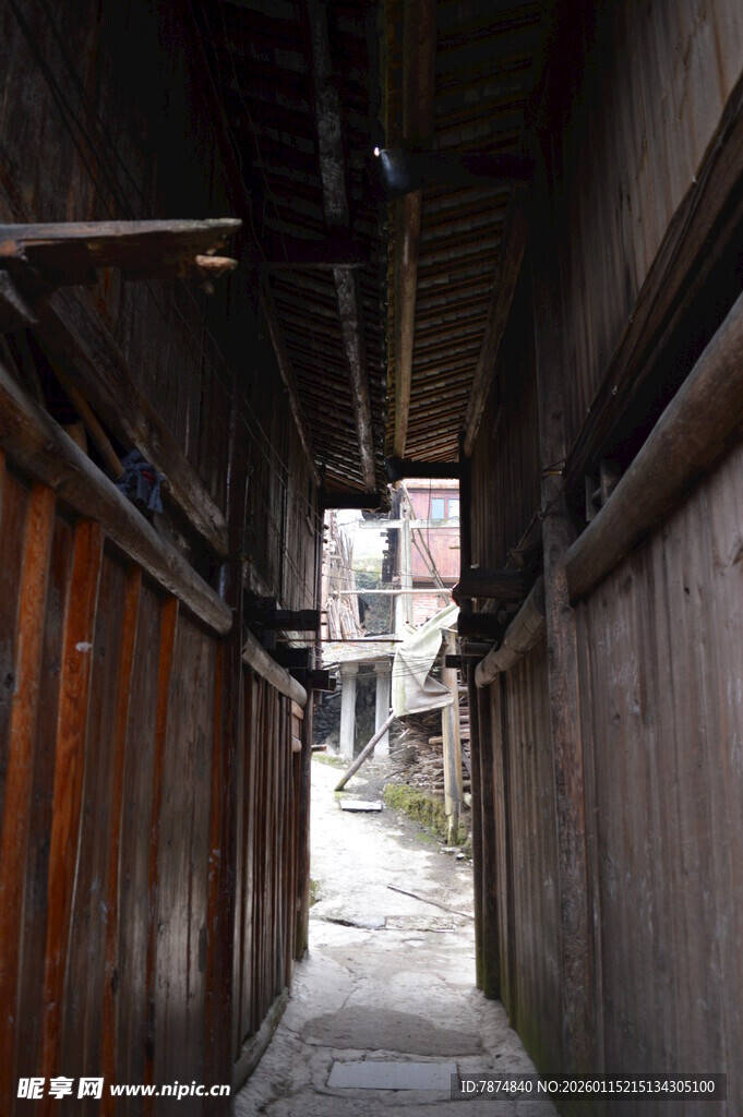 狭窄古巷 静谧时光