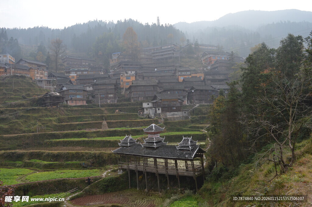 山间梯田村落美景