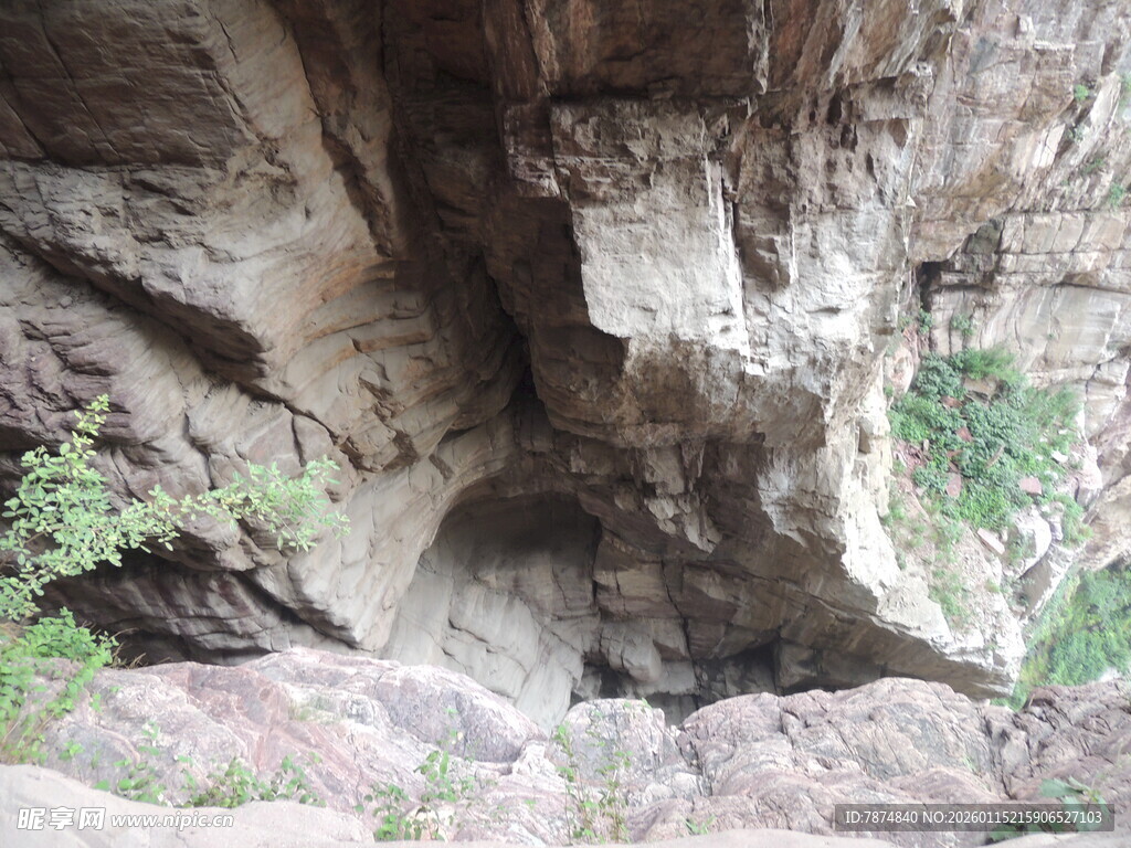 天然岩洞奇观