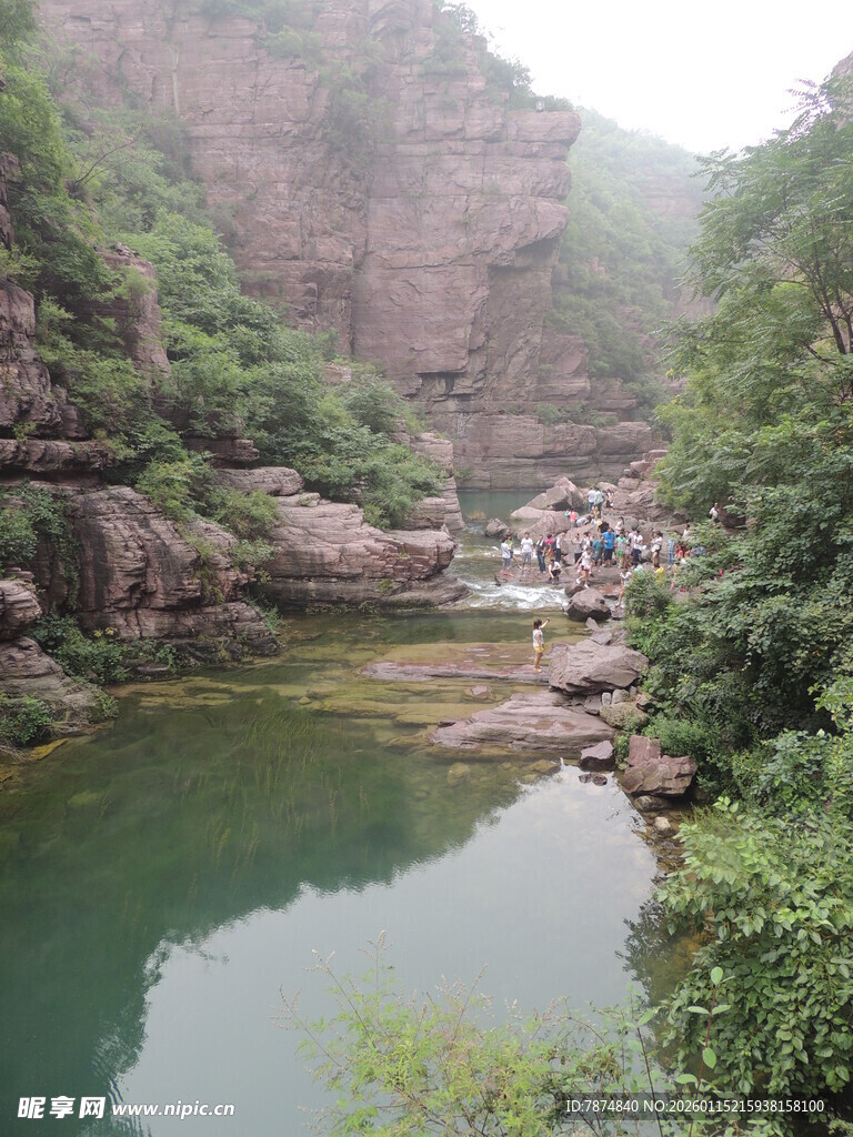 山间碧潭 自然清幽之景