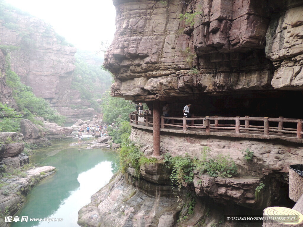 峡谷栈道美景