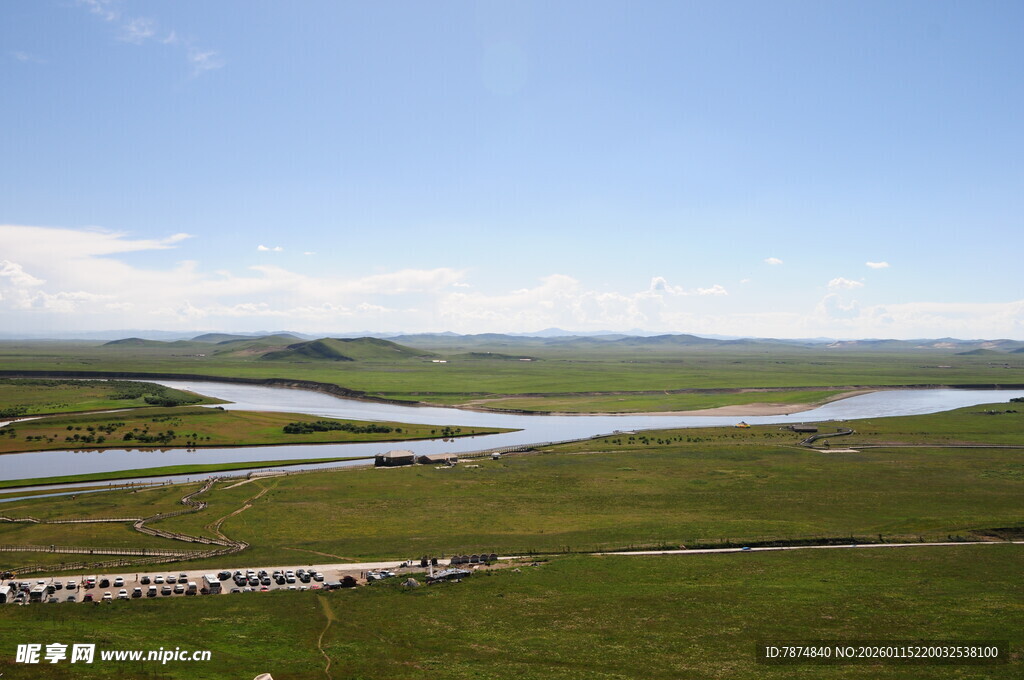 草原河流风景如画