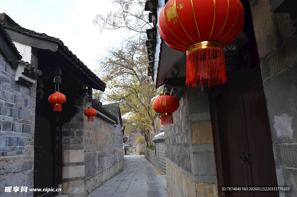 古巷红灯笼 尽显中式韵味