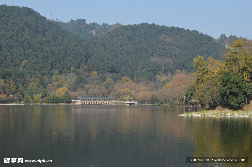 宁静山水湖景风光