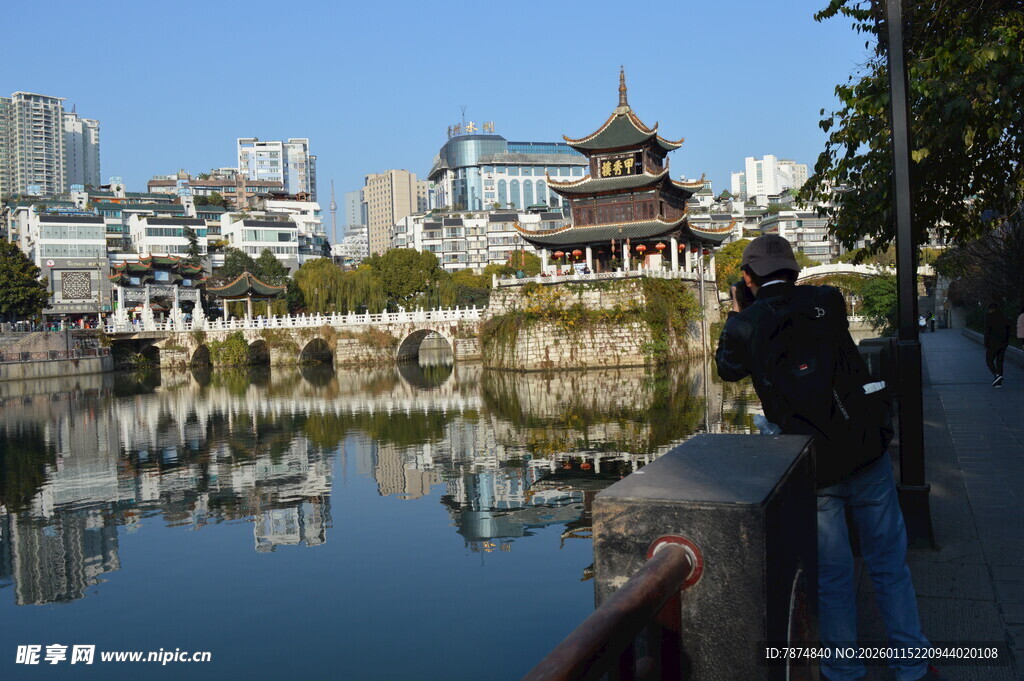 湖畔古亭美景