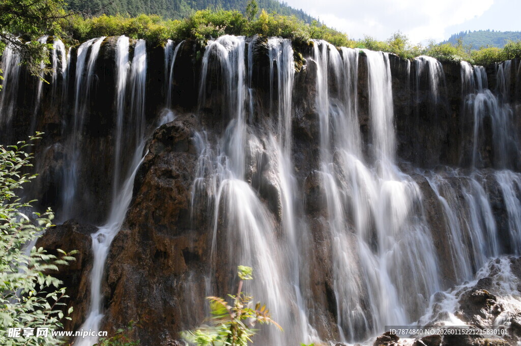 壮观瀑布自然美景