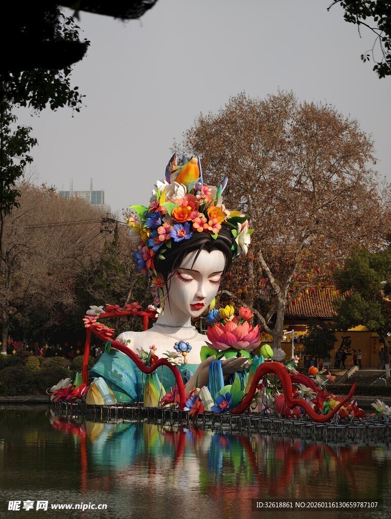水中戏曲人物造型景观